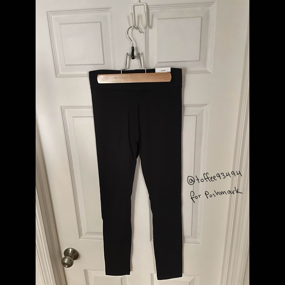 NWT Lou & Grey Essential Leggings, Black